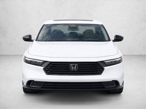 Certified 2025 Honda Accord SE image 2