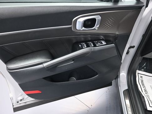 Certified 2023 Kia Sorento SX image 10