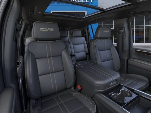 New 2026 Chevrolet Suburban High Country w/ Sun And Tow Package AWD/4WD image 17