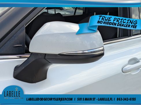 Used 2022 Toyota Highlander LE FWD image 12