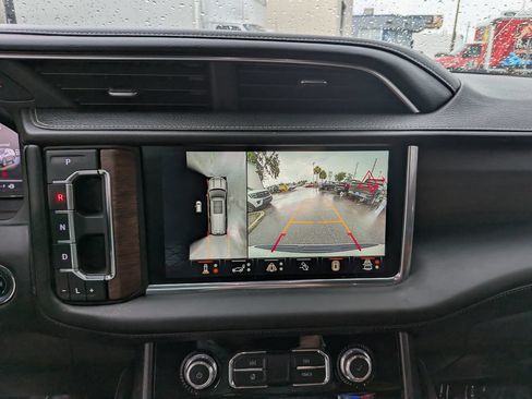 Used 2023 GMC Yukon XL Denali Ultimate AWD/4WD image 29