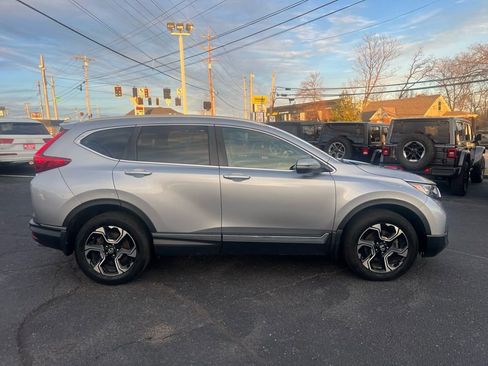 Used 2018 Honda CR-V Touring image 5