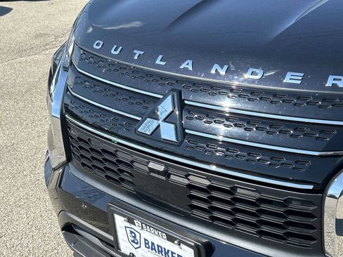 Used 2024 Mitsubishi Outlander ES AWD/4WD image 30