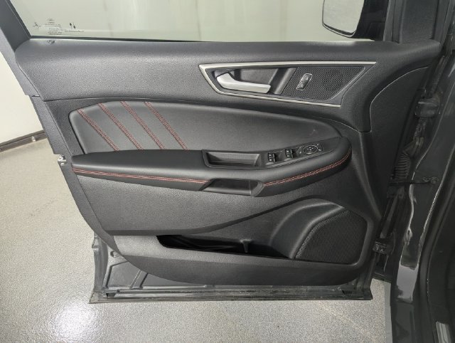 Used 2021 Ford Edge ST-Line AWD/4WD image 9