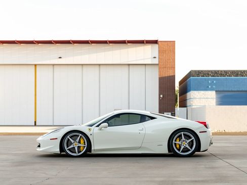 Used 2012 Ferrari 458 Italia Coupe RWD image 5