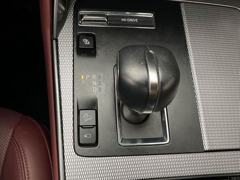 Certified 2025 MAZDA CX-70 Plug-In Hybrid w/ Premium Plus AWD/4WD image 24