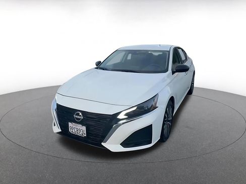 Used 2025 Nissan Altima 2.5 SV image 7