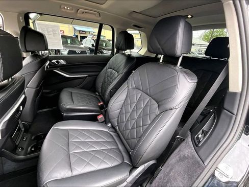 Used 2025 BMW X7 xDrive40i w/ Climate Comfort Package AWD/4WD image 36