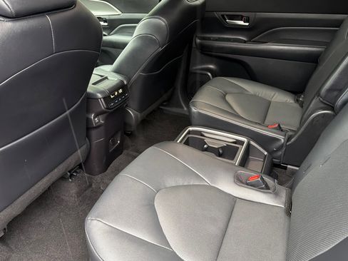 Certified 2025 Toyota Grand Highlander AWD image 12