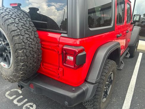 Used 2018 Jeep Wrangler Unlimited Rubicon AWD/4WD image 6