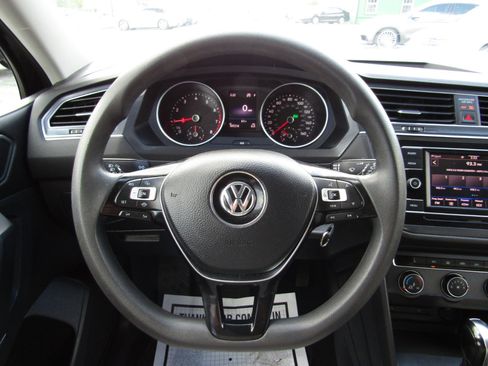 Used 2020 Volkswagen Tiguan S image 10