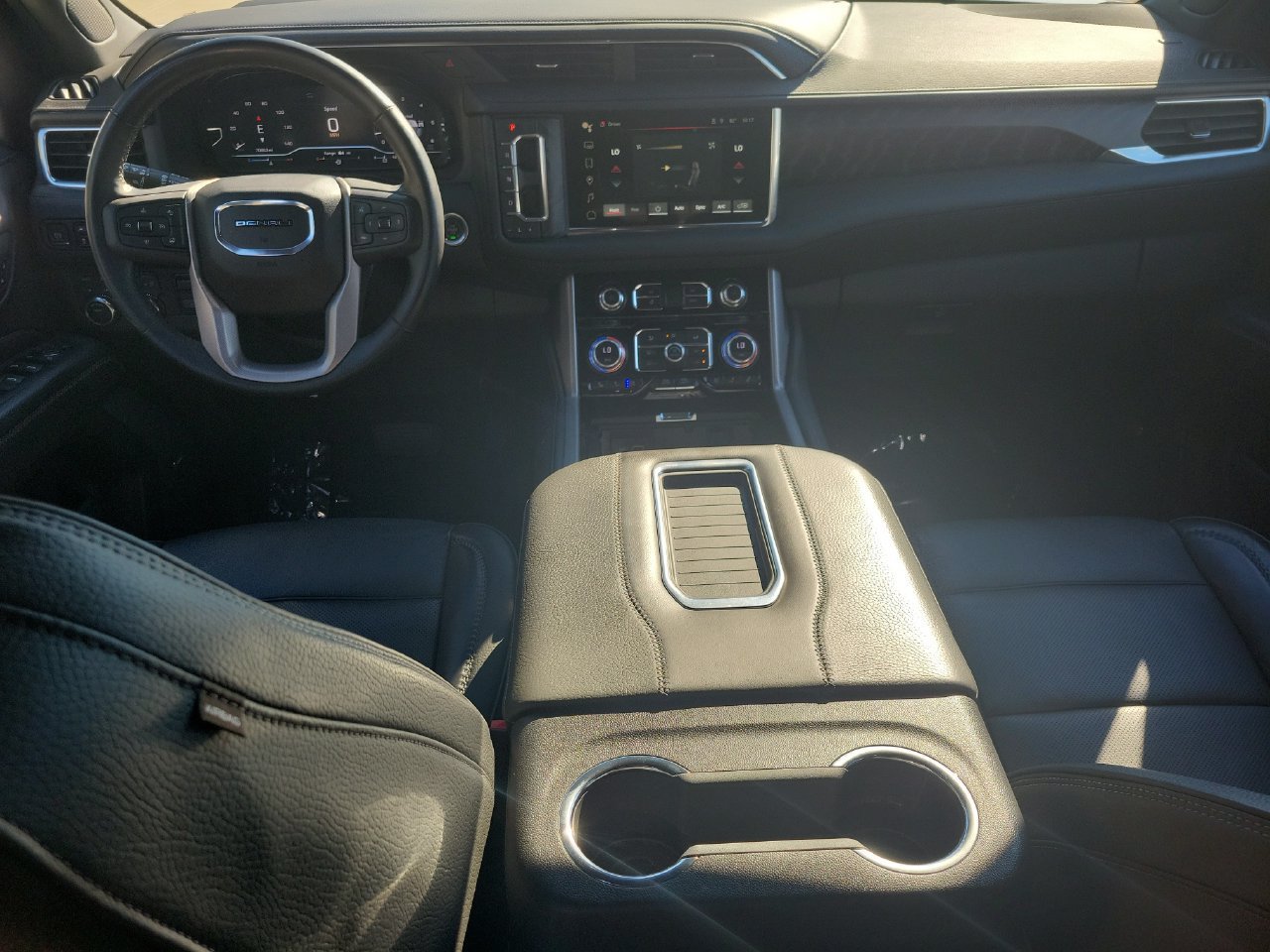 Certified 2023 GMC Yukon XL Denali w/ Max Trailering Package AWD/4WD image 13