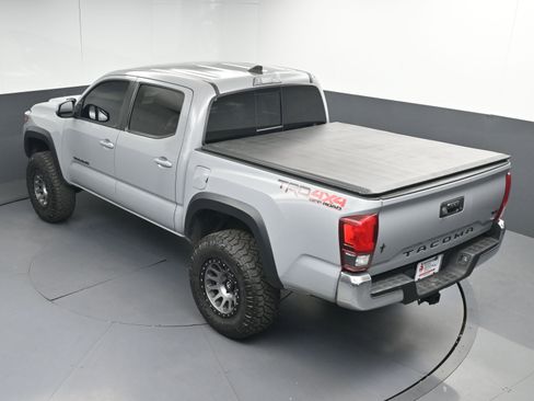 Used 2019 Toyota Tacoma TRD Off-Road AWD/4WD image 38
