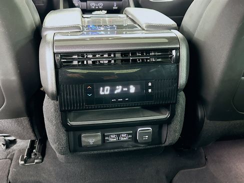 Used 2022 Jeep Wagoneer Series I w/ Premium Group I image 28