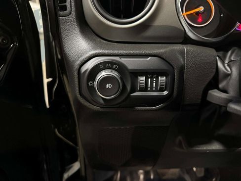 Used 2022 Jeep Wrangler Unlimited Sport image 9