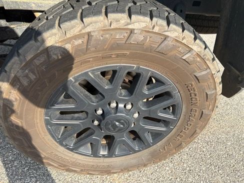 Used 2025 RAM 2500 Limited AWD/4WD image 5