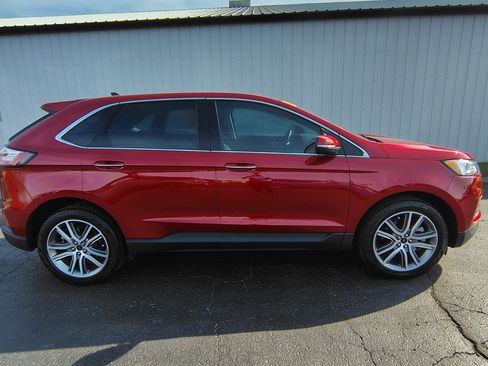 Certified 2024 Ford Edge Titanium AWD/4WD image 4