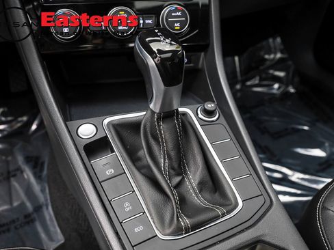 Used 2023 Volkswagen Jetta SE w/ Panoramic Sunroof Package image 13