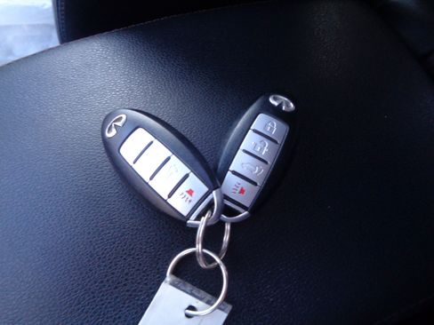 Used 2013 INFINITI FX37 AWD w/ Premium Pkg image 35