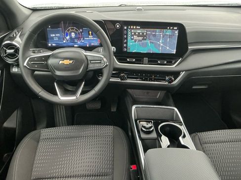 Used 2026 Chevrolet Equinox LT image 17