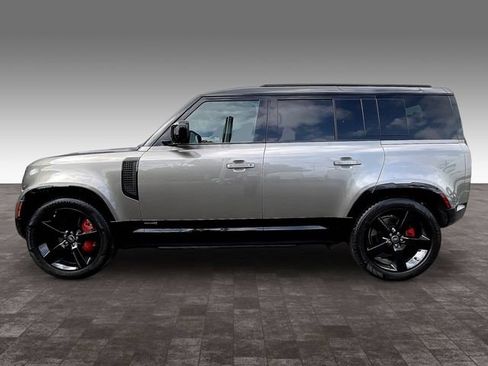 Used 2025 Land Rover Defender 110 X AWD/4WD image 7