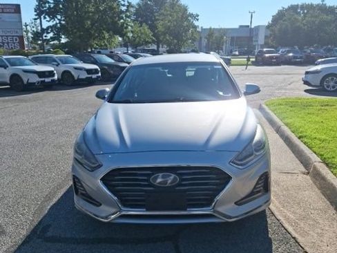 Used 2018 Hyundai Sonata SEL FWD image 2