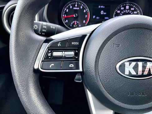 Used 2021 Kia Forte LXS FWD image 18