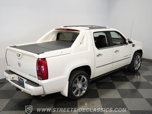 Used 2009 Cadillac Escalade EXT image 15