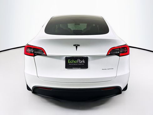 Used 2023 Tesla Model Y Long Range image 7