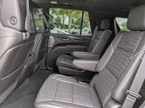 Certified 2023 Cadillac Escalade Sport Platinum AWD/4WD image 17