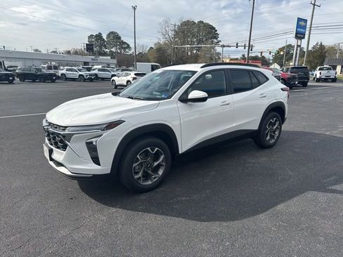 New 2026 Chevrolet Trax LT w/ Driver Confidence Package image 14