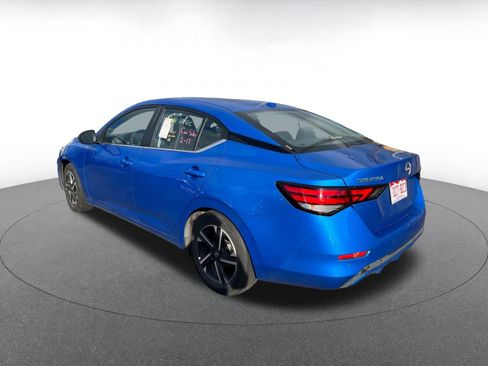 Used 2025 Nissan Sentra SV image 5