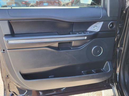 Used 2021 Ford Expedition XLT image 21