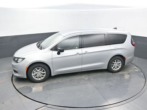 New 2026 Chrysler Voyager LX image 44