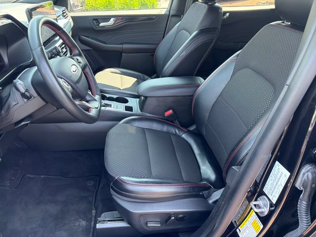 Used 2024 Ford Escape ST-Line w/ Tech Pack #1 AWD/4WD image 9