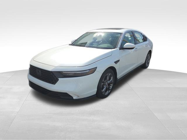 Used 2023 Honda Accord EX image 4