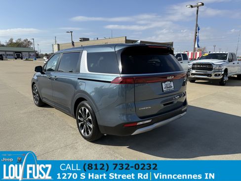 Used 2024 Kia Carnival EX image 6