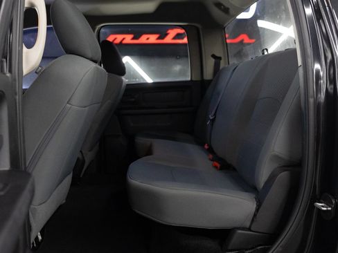 Used 2017 RAM 1500 Express w/ Express Value Package RWD image 15