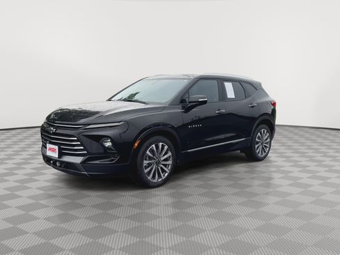 Certified 2023 Chevrolet Blazer Premier w/ Driver Confidence II Package AWD/4WD image 4
