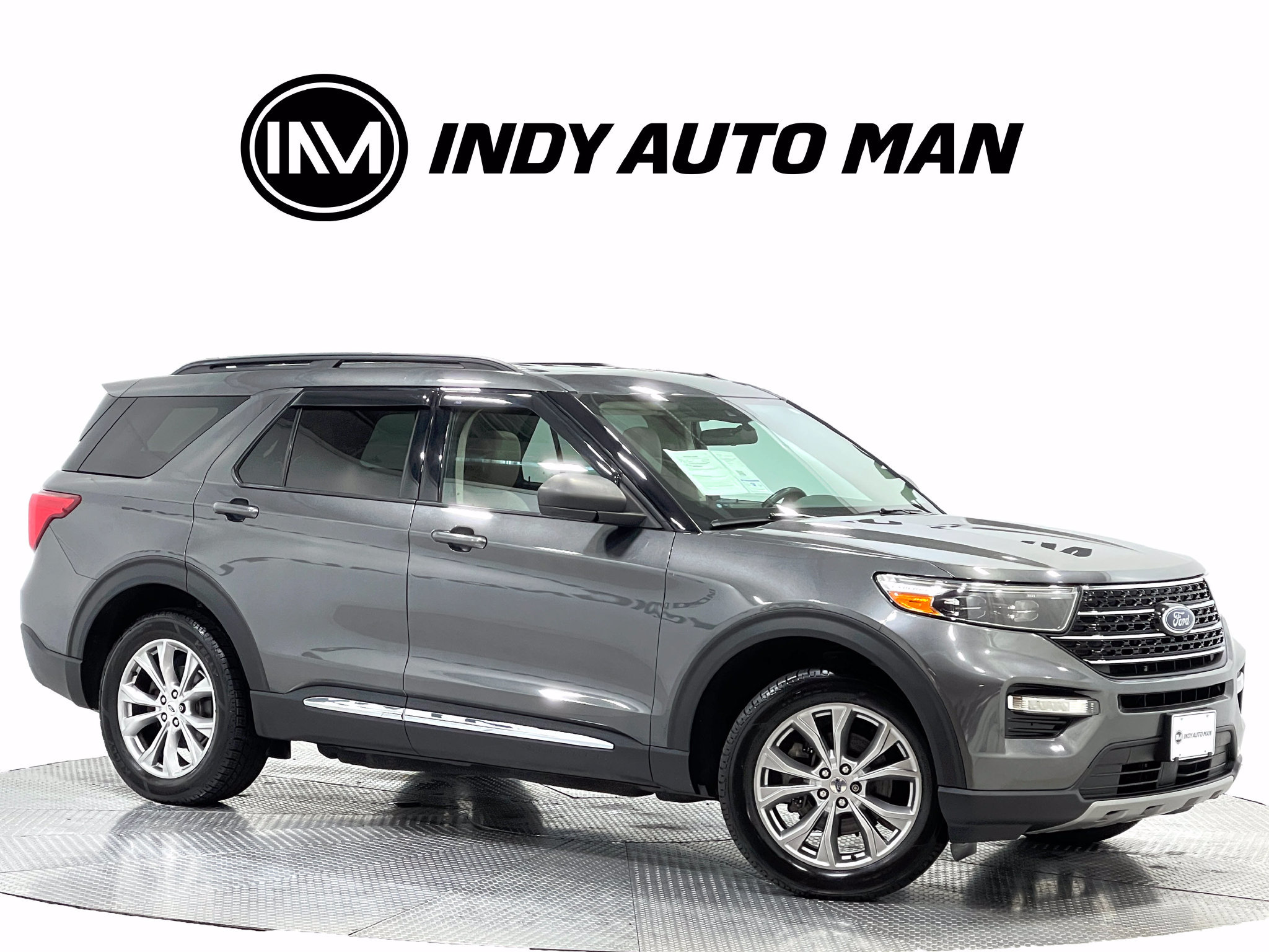 Used 2020 Ford Explorer XLT w/ Equipment Group 202A AWD/4WD image 2