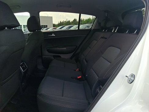 Used 2021 Kia Sportage LX AWD/4WD image 10