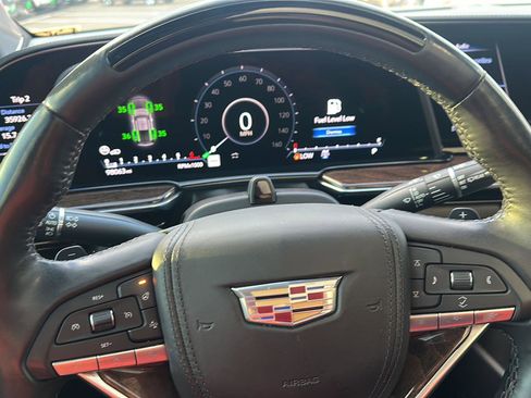 Used 2021 Cadillac Escalade ESV Sport Platinum image 16