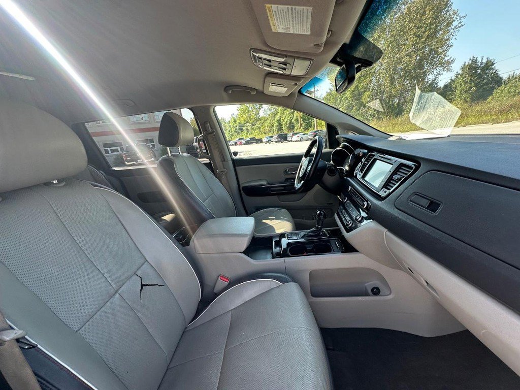 Used 2016 Kia Sedona SX FWD image 5