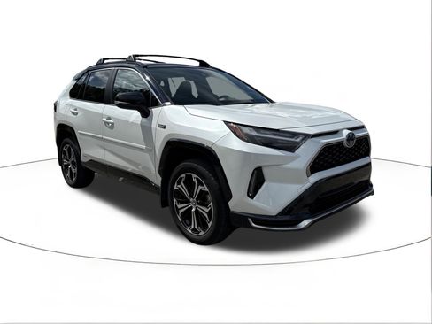 Used 2024 Toyota RAV4 XSE AWD/4WD image 1