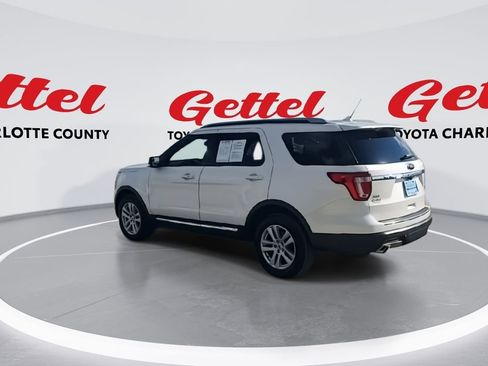 Used 2018 Ford Explorer XLT w/ Equipment Group 202A image 6