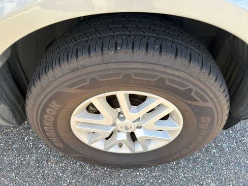 Used 2016 Nissan Frontier SV w/ Moonroof Package RWD image 25