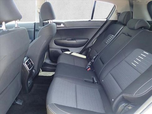 Used 2018 Kia Sportage LX AWD/4WD image 9