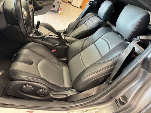 Used 2011 Nissan 370Z Coupe RWD image 15