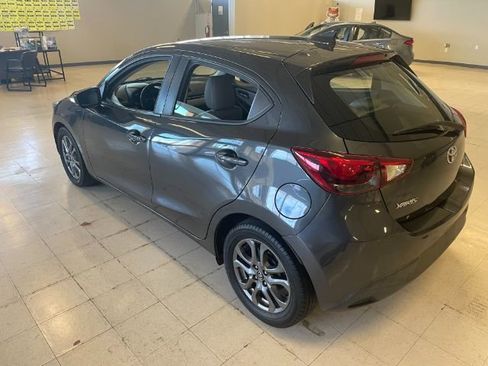 Used 2020 Toyota Yaris XLE FWD image 32