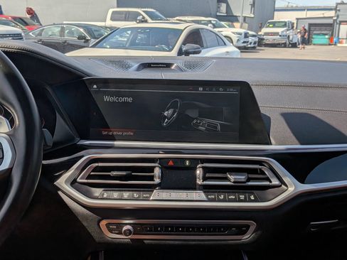 Used 2022 BMW X7 M50i AWD/4WD image 11